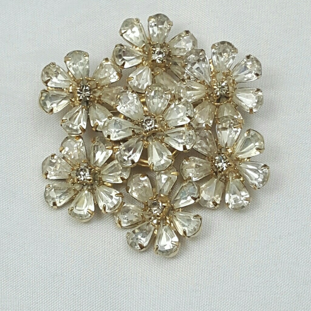 Vintage Layered Flowers Brooch Pin with Clear Crys - Picture 8 of 8